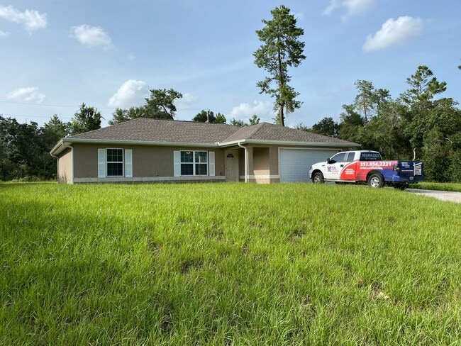 Photo - Desirable SW Ocala Neighborhood 3/2/2 **Won't Last**