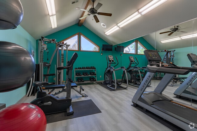 Fitness Center - Fountain Square of New Berlin