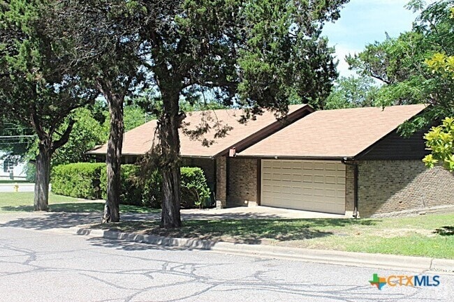 Building Photo - 107 Suzanne Ln Rental