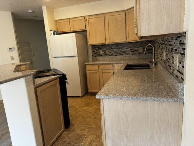 Photo - 1725 SW Knoll Ave