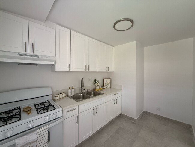 Photo - 10408 Edison Way