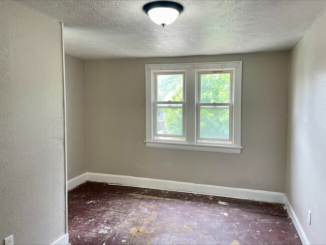 Photo - 687 Storer Ave