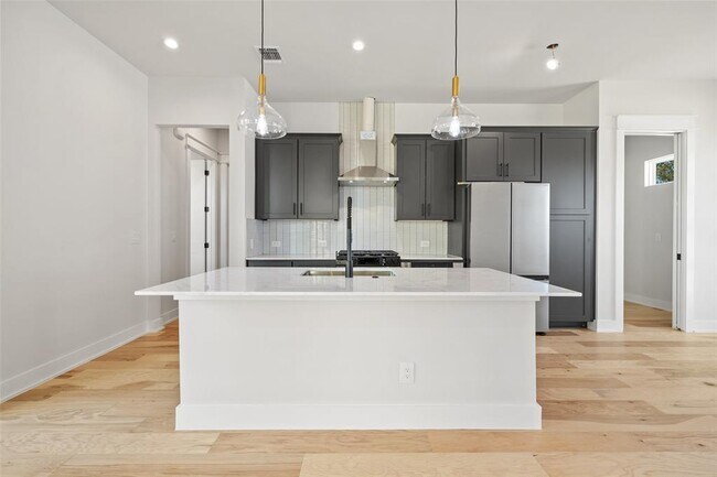 Photo - 6305 Friendswood Dr