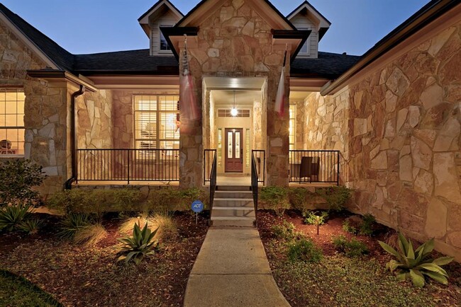 Photo - 131 Eaton Ln