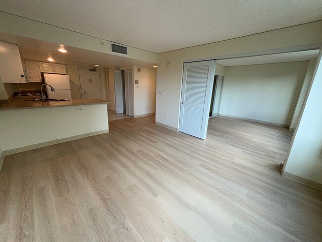 One Kalakaua Senior Living for 55+/2 bdrm,... - One Kalakaua Senior Living for 55+/2 bdrm,... Unidad 403 Rental