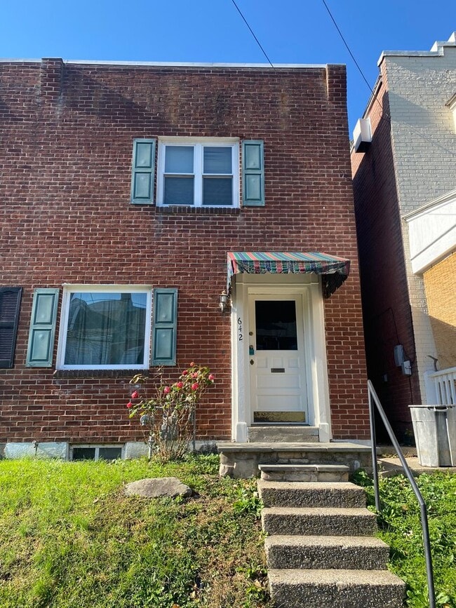 Building Photo - IDEALLY SITUATED ROWHOME AVAILABLE IN LANCASTER CITY