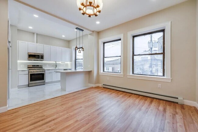 Photo - 3302 Palisade Ave Unit 2