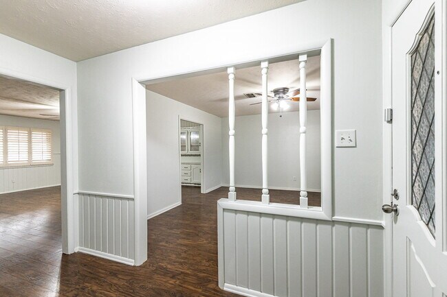 Photo - Charming 3 bedroom 2 bathroom