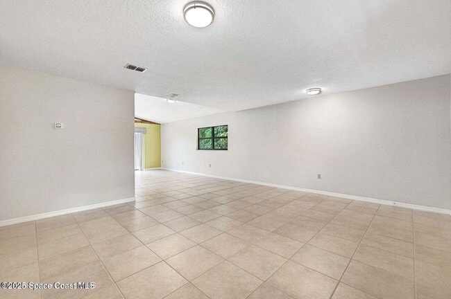 Photo - 1600 Woodland Dr Unit 4206