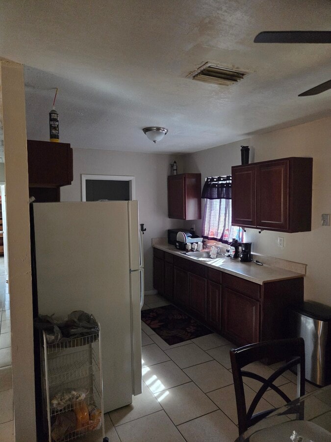 Photo - 2360 NW 20th St