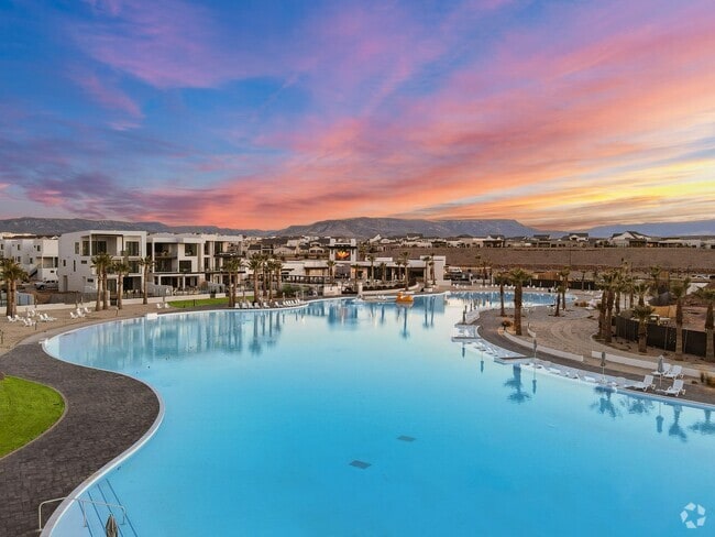 Building Photo - Stylish Desert Color 2 Bedroom Condo. Wash... Unit 1-302