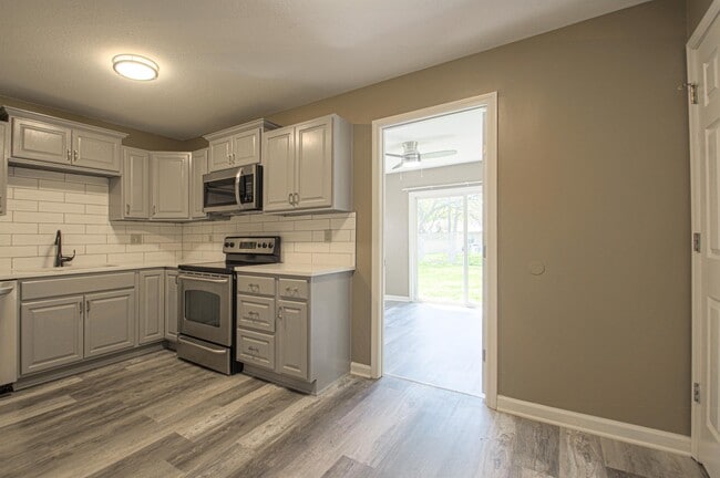 Photo - 6905 E 112th St