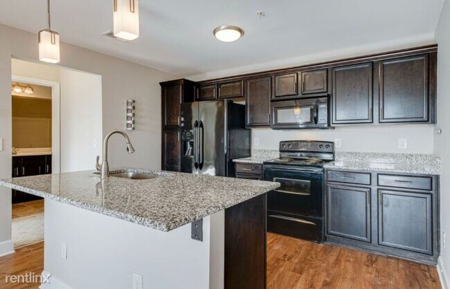 Photo - 1 br, 1 bath Condo - 8205 Lenox Creekside ...