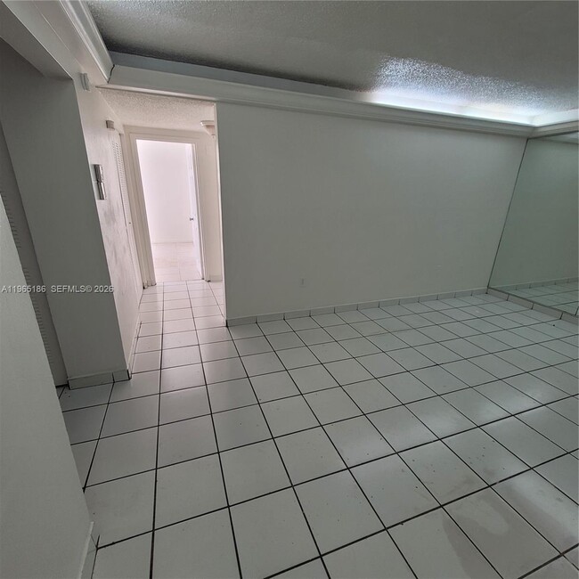 Photo - 5100 SW 41st St Unidad 221