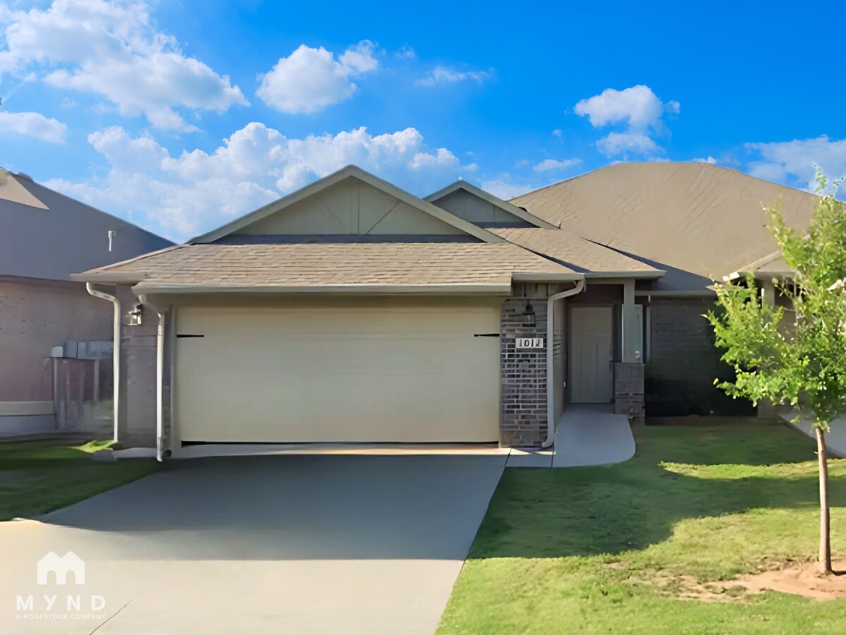 Photo - 1012 Merlin Dr Townhome