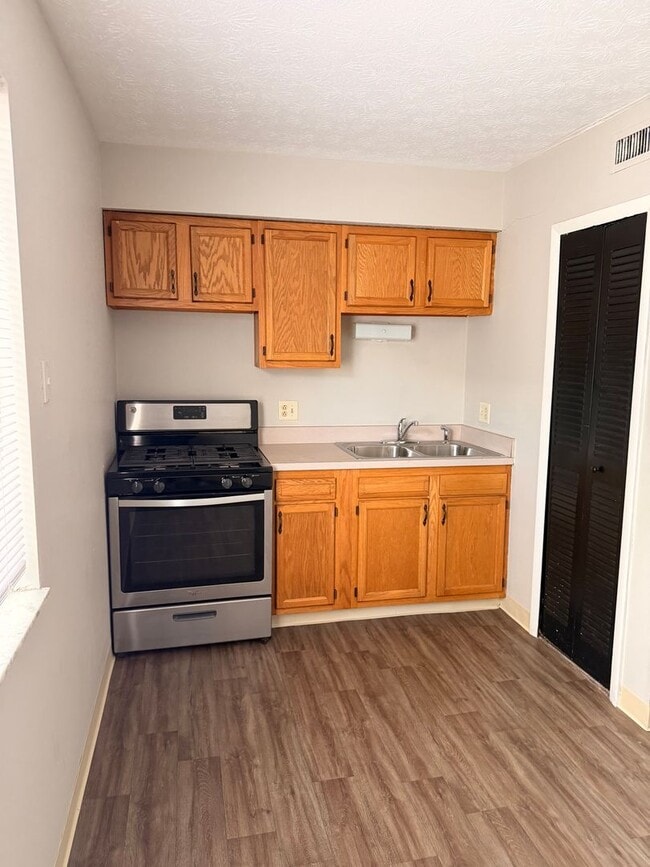 Photo - 2661 Medary Ave Unidad #3