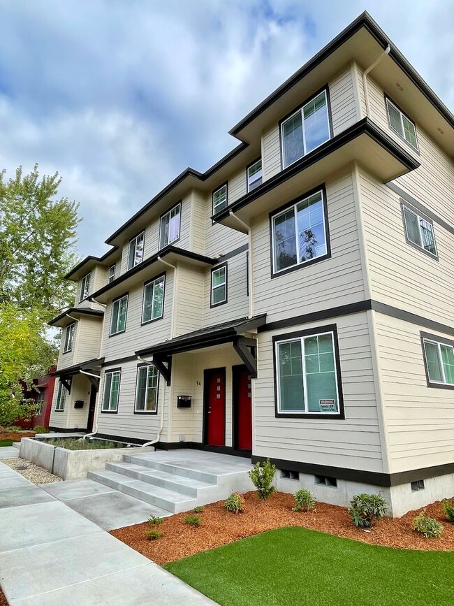 Photo - NEW 4 Bedroom / 4.5 Bath Duplex. A/C in every bedroom