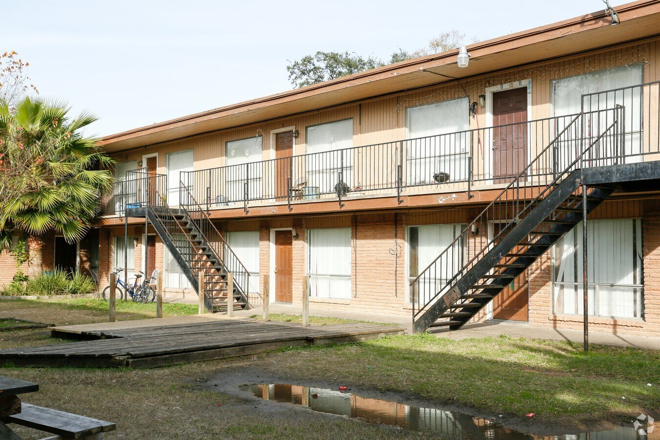 White Cliff Apartments Houston, TX