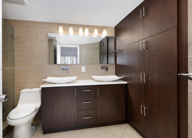 Photo - 1700 NW N River Dr Unit 804