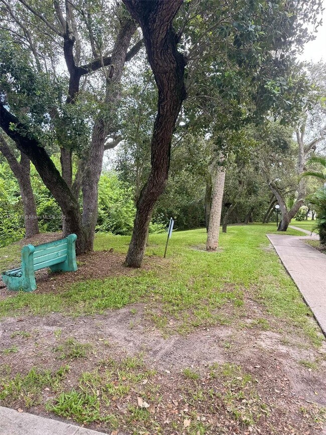 Photo - 604 NW 13th St Unidad 23