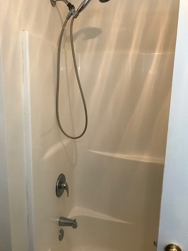 Photo - 674 Union St