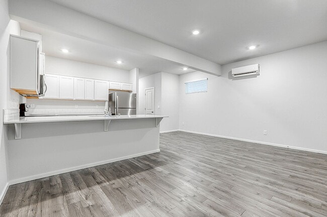 Photo - 3 Bedroom 2.5 Bathroom Home with Beautiful Finishes!!