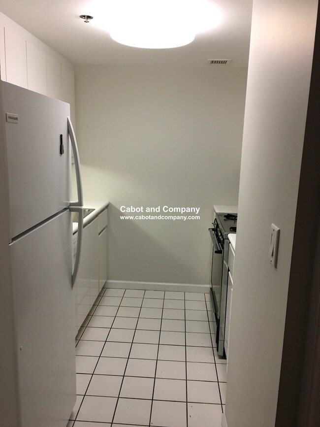 Photo - 170 Tremont St Unidad #402