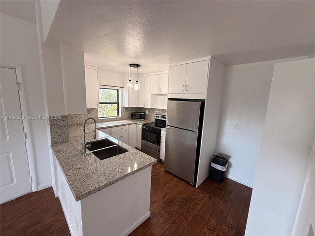 Building Photo - 3961 NW 87th Ave Unit 3961