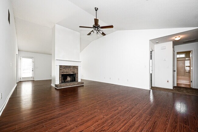 3102 Delaware Loop