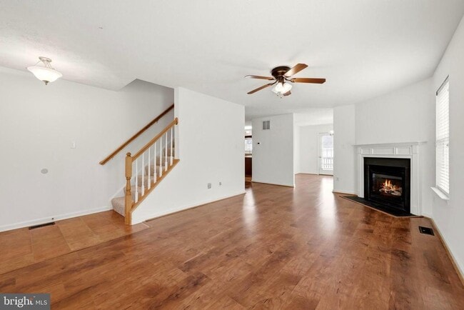 Photo - 2068 Stoneleigh Dr
