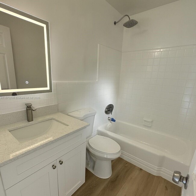 Photo - 1565 NE 32nd St