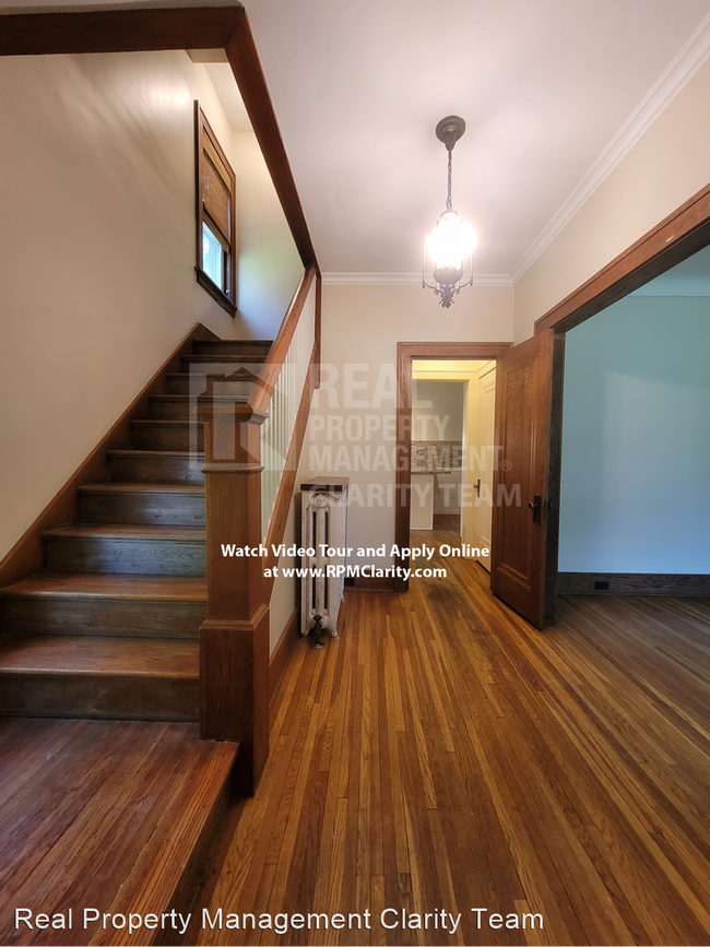 Photo - 5 br, 2.5 bath House - 3205 Kylemore Rd