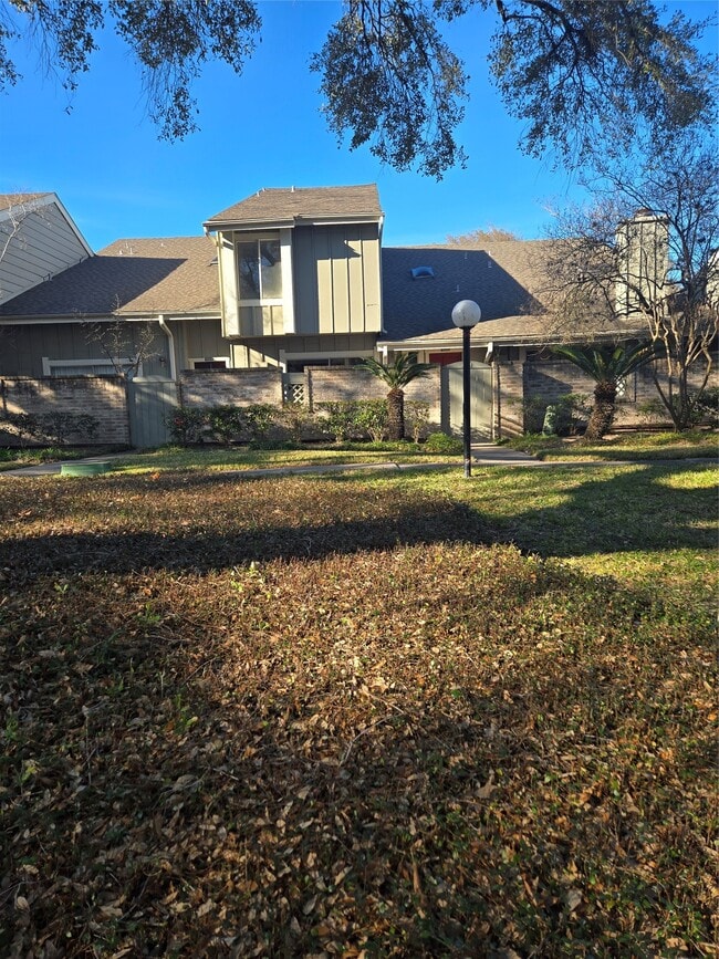 Photo - 12906 Leader St Unidad 2906