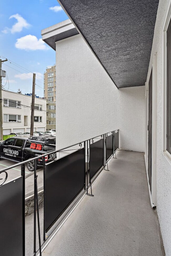 Photo - 1550 W 11th Ave Unit ID1051868P