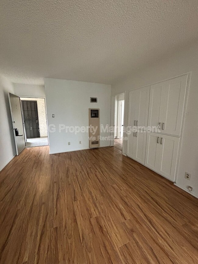 Photo - 10424 Parr Ave Unit D