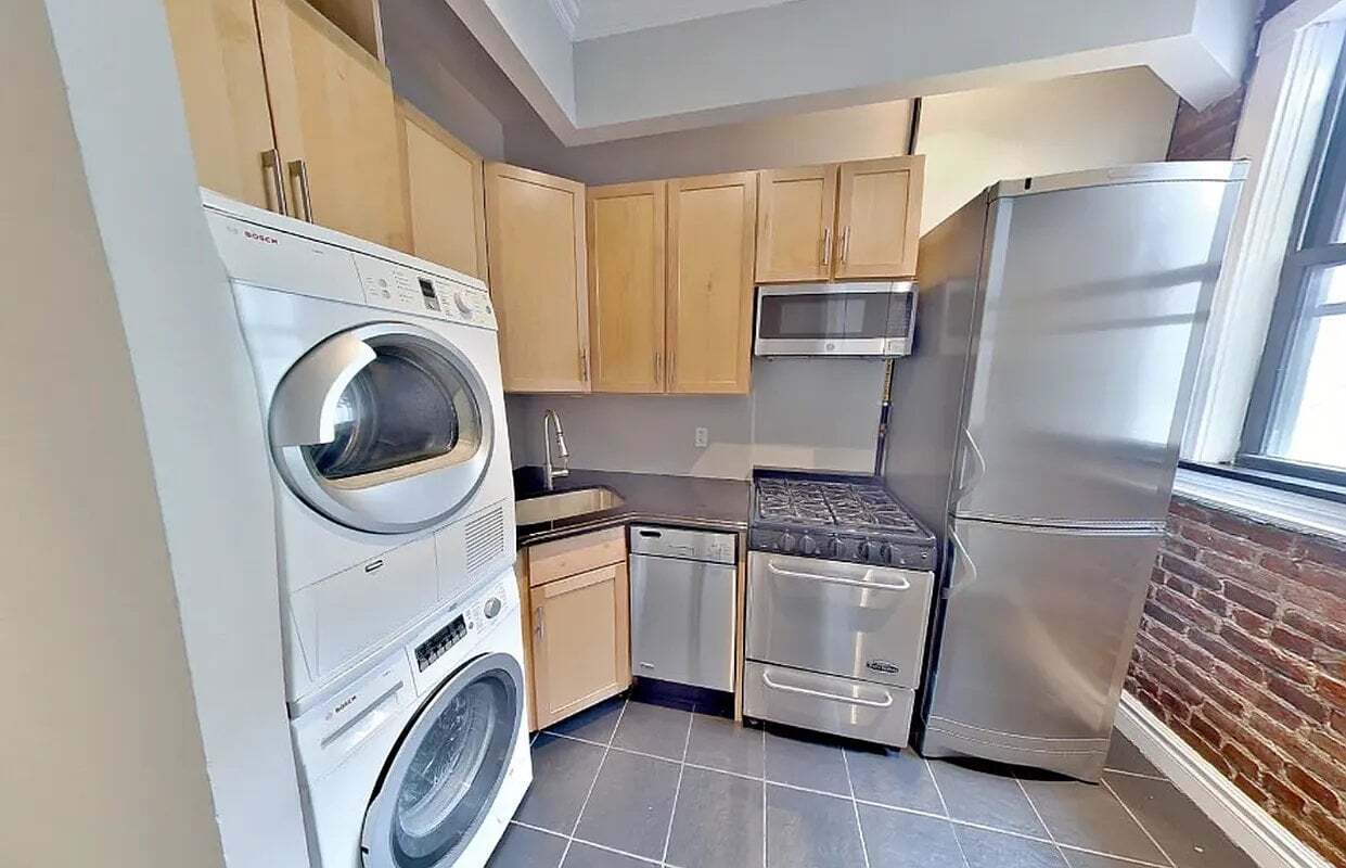 Photo - 219 E 23rd St Unit 16