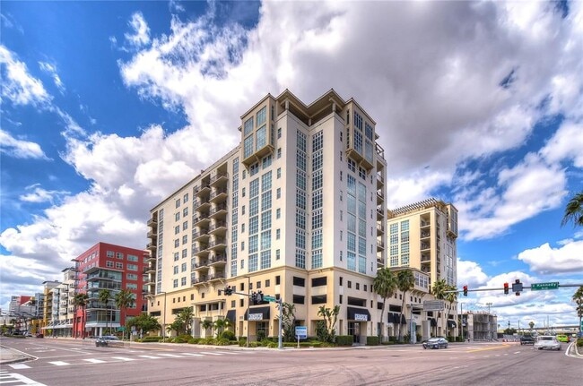 Building Photo - 1238 E Kennedy Blvd Unit 701 Rental