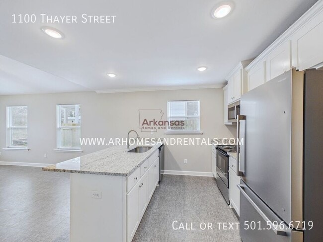 Photo - 1100 Thayer St