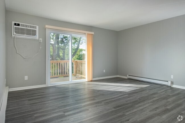 1BR, 1BA - 740SF