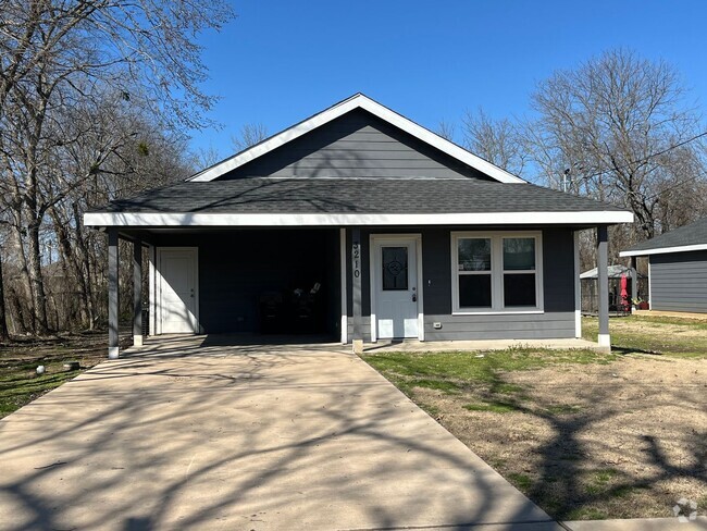 Building Photo - 3210 Bourland St Rental