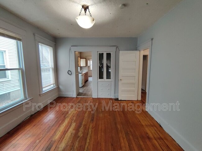 Photo - 1644 Chapel St