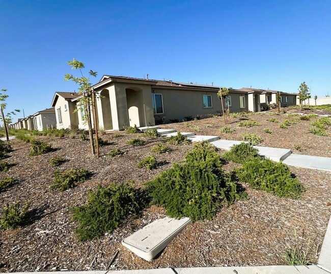 Northview Meadows Luxury Duplexes! - Northview Meadows Luxury Duplexes! House