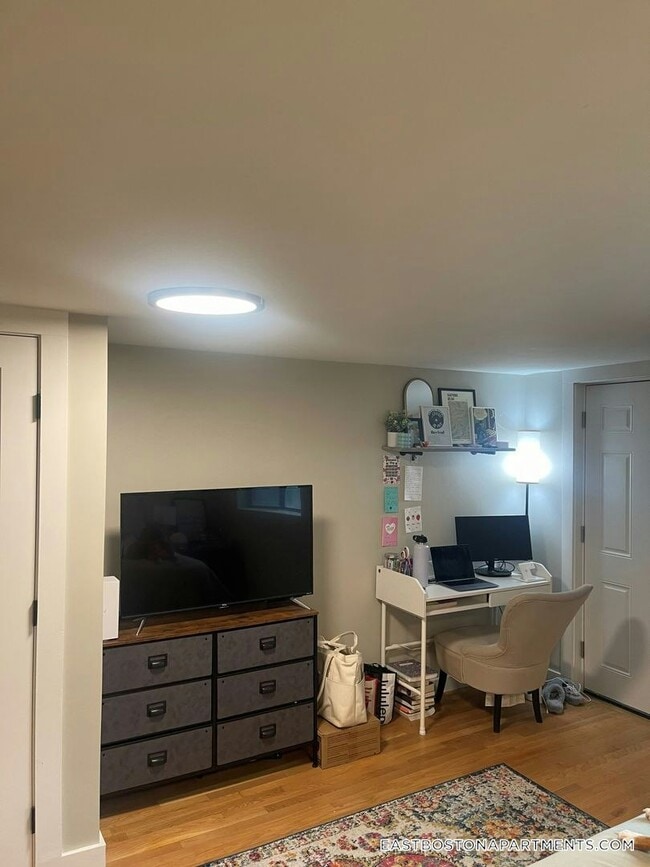 33 Maverick Square Unit 101