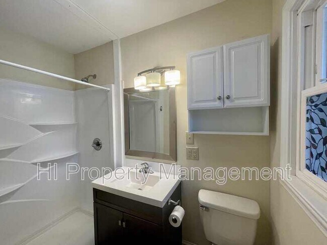 Photo - 137 W Main St