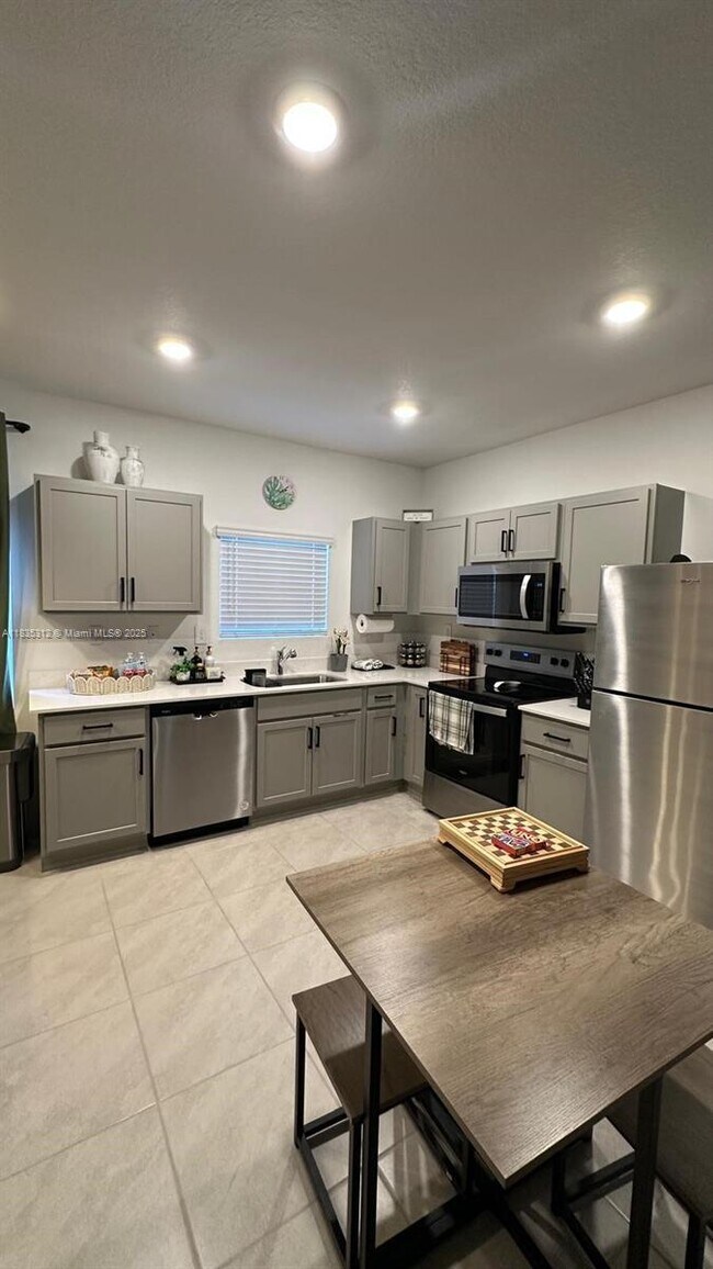 Photo - 429 NE 1st Ave