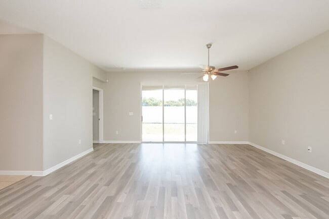 Photo - 1309 Oak Pond St