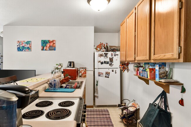 Photo - 202-204 N Pinckney St