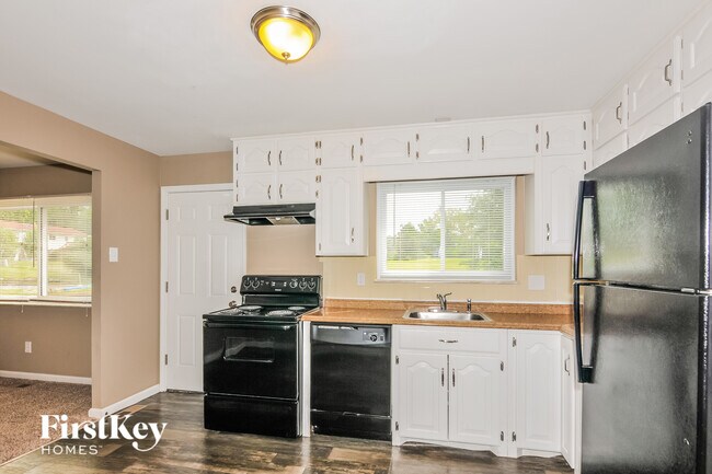 Photo - 5708 Madlar Ln