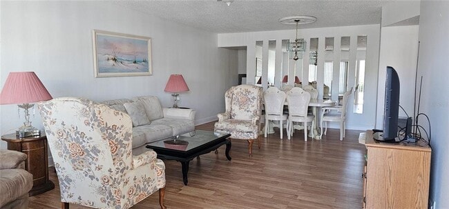Photo - 2450 Canadian Way Unidad 26