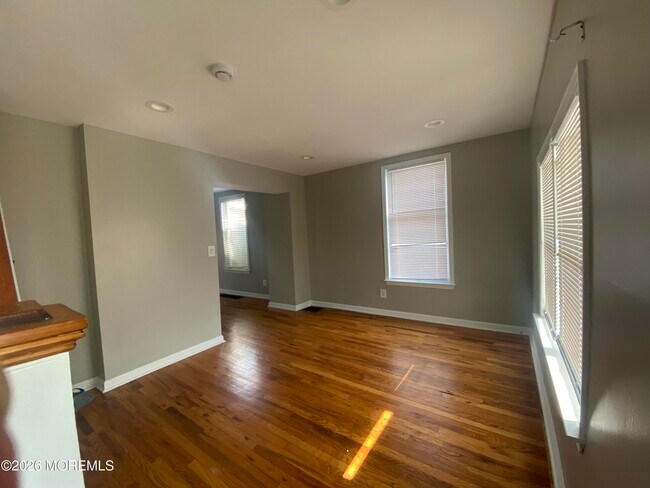 Photo - 563 Winter St